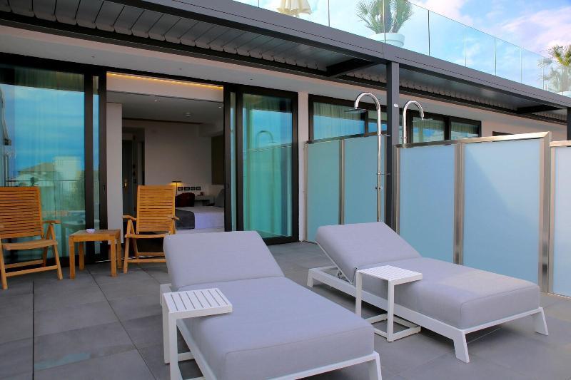 Monaco Suites Hotel Lignano Sabbiadoro Exterior foto