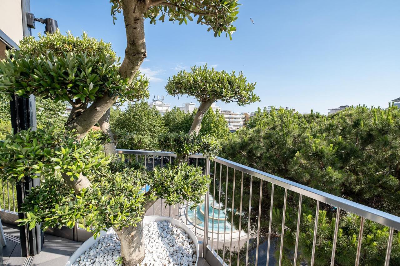 Monaco Suites Hotel Lignano Sabbiadoro Exterior foto